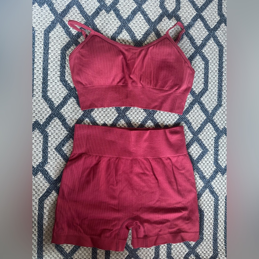 Stylish Red Ribbed Set